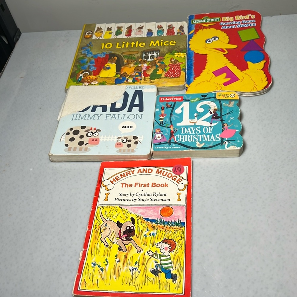 Assorted Children's Books 4 Handbacks and 1 Soft Back Used